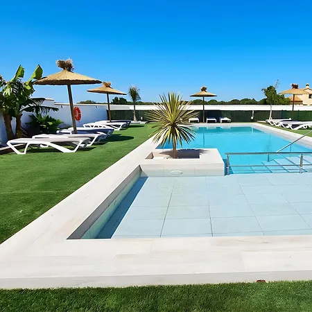 Con Piscina Compartida Y Terraza Privada Кониль-де-ла-Фронтера