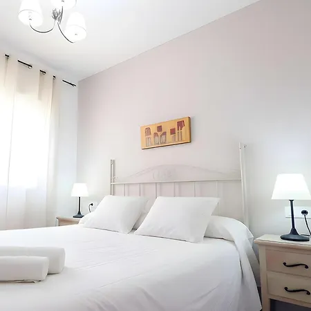 Con Piscina Compartida Y Terraza Privada Апартаменты *