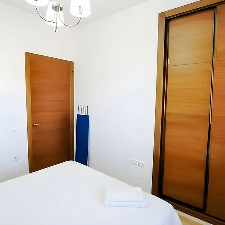 Con Piscina Compartida Y Terraza Privada
