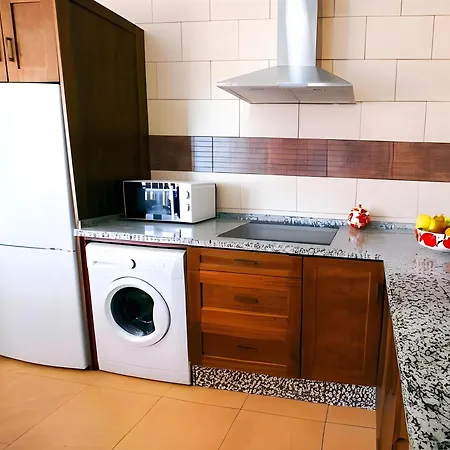 Con Piscina Compartida Y Terraza Privada