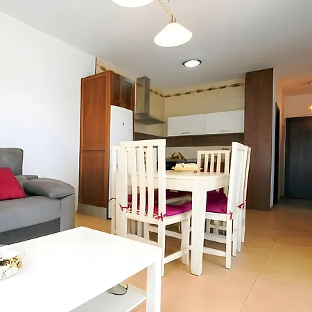 Con Piscina Compartida Y Terraza Privada Апартаменты