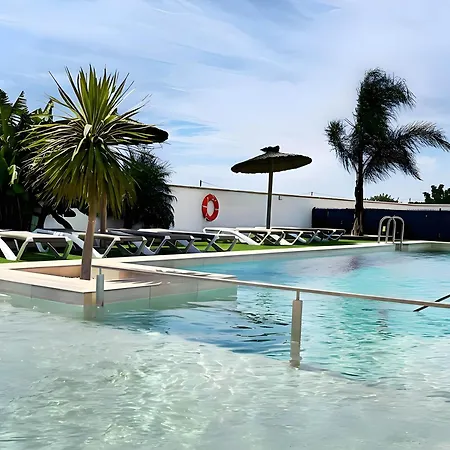 Con Piscina Compartida Y Terraza Privada